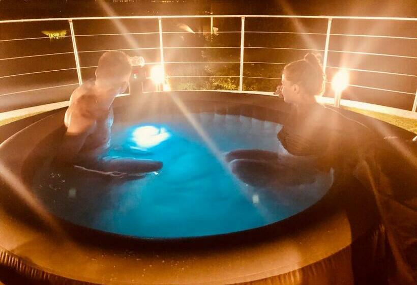 مبيت وإفطار Villa Buzzi