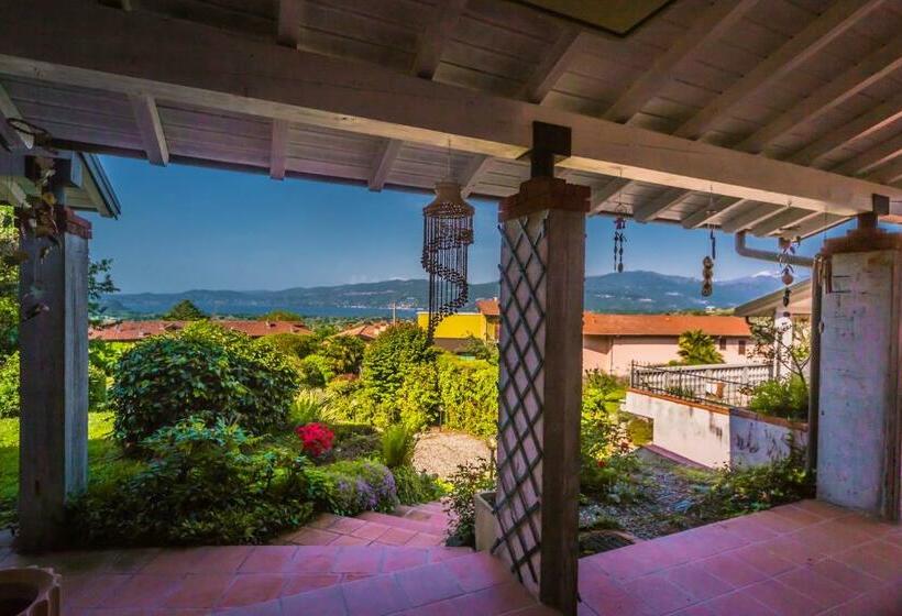 مبيت وإفطار Villa Buzzi