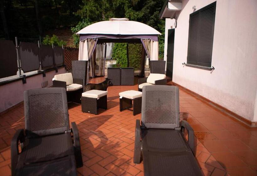 مبيت وإفطار Villa Buzzi