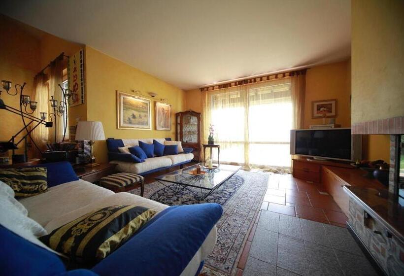 مبيت وإفطار Villa Buzzi