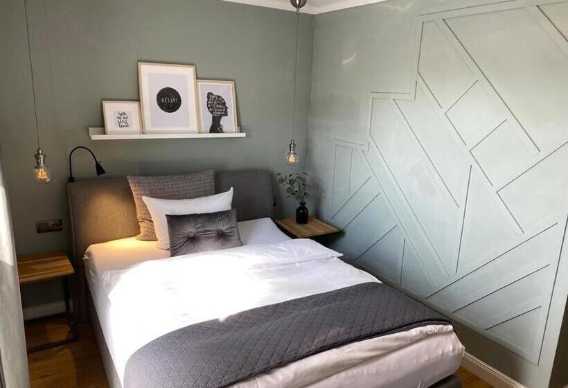 Boutique Hotel Lindenhof, Bed & Breakfast