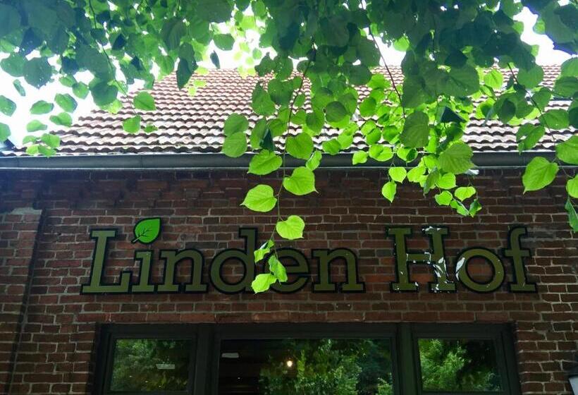 Boutique Hotel Lindenhof, Bed & Breakfast