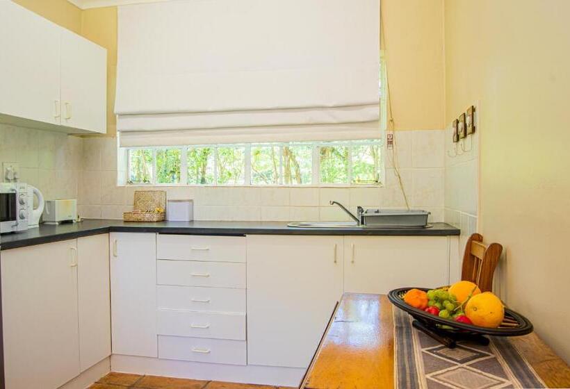 Dunroamin Bed And Breakfast