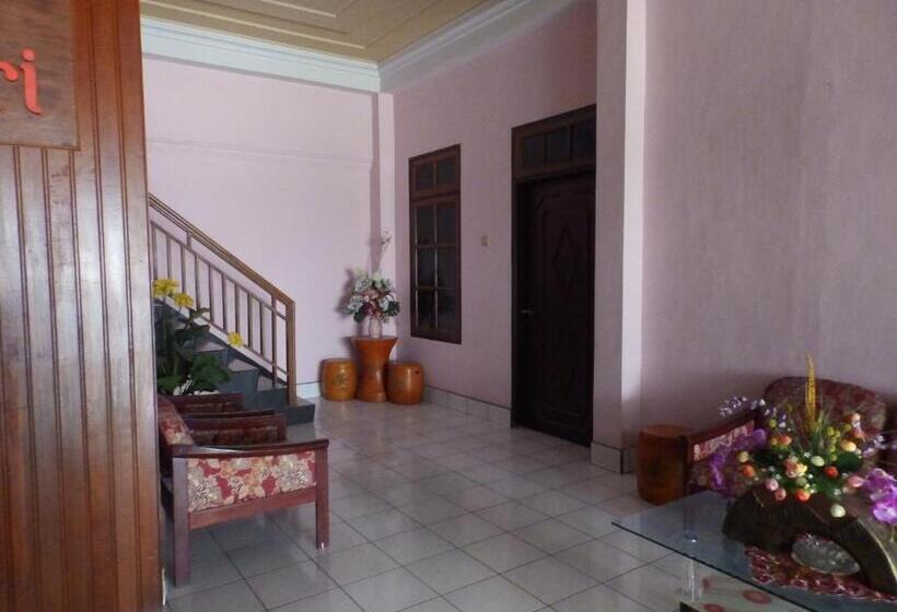 בית מלון כפרי Bahari Family