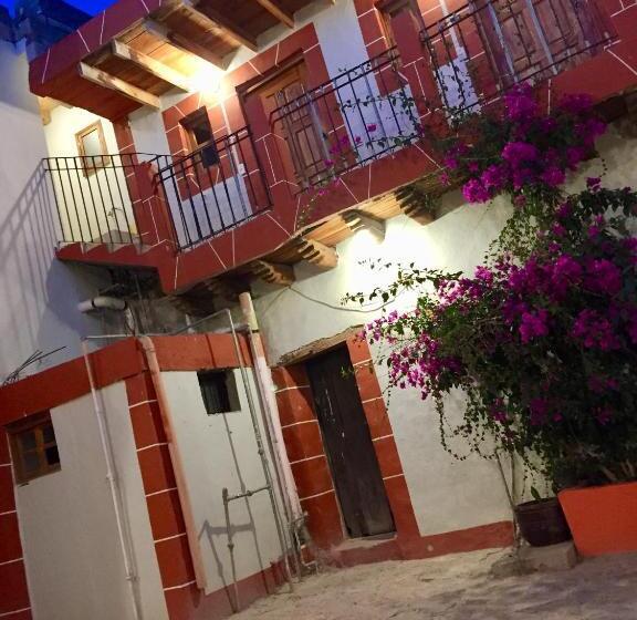 בית מלון כפרי Hacienda Encantada