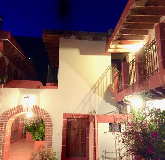 בית מלון כפרי Hacienda Encantada