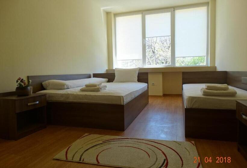 בית מלון כפרי Lago Peshtera