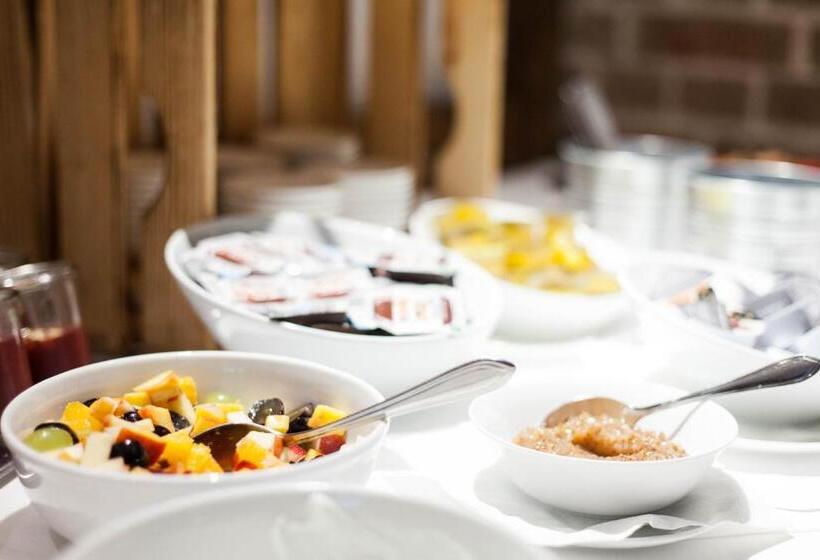 酒店 Project June   Ehemals Landgasthof Jüterbog