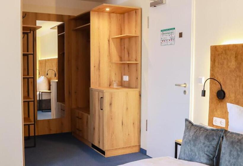 בית מלון כפרי Project June   Ehemals Landgasthof Jüterbog