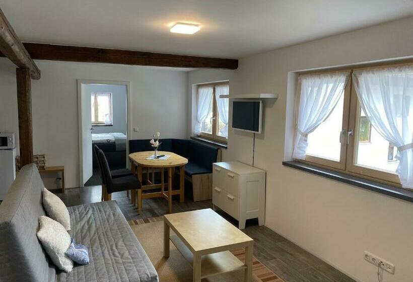 ホテル Nagelfluhhaus Hirsch