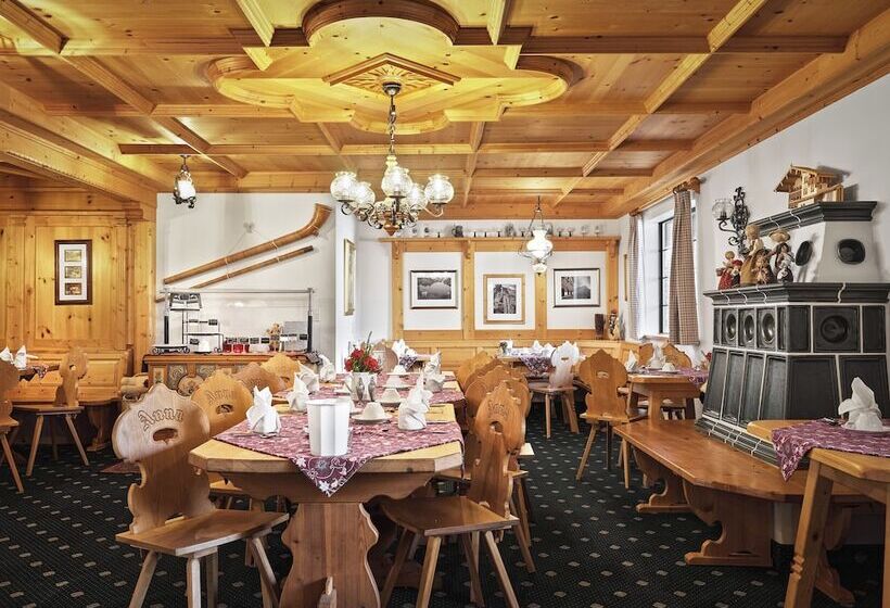 Отель Solstice Suites