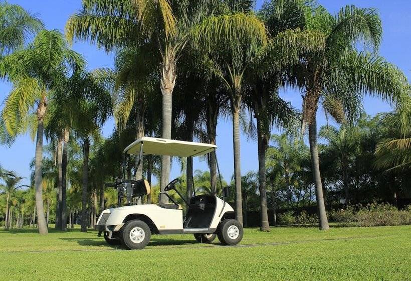 Otel The Lorian Club