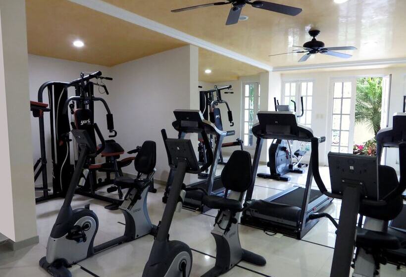 Otel The Lorian Club