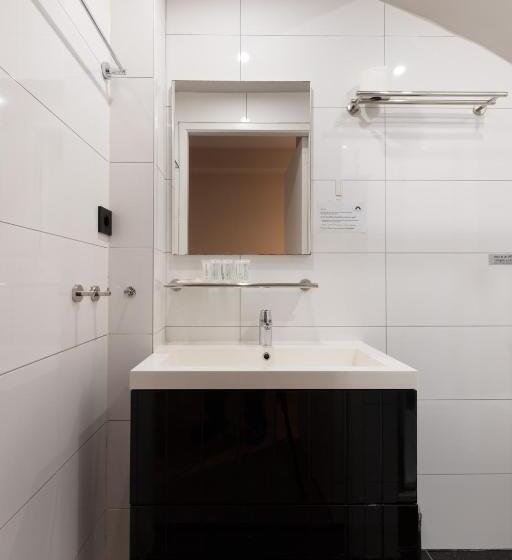 Midtown Hotel Twin Studio