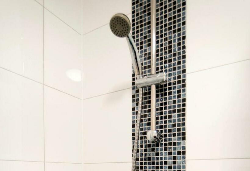 Midtown Hotel Twin Studio