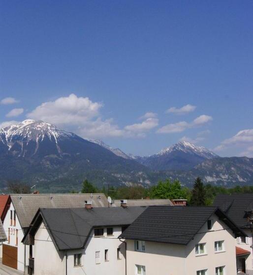 پانسیون Apartmaji Pri Kokolu