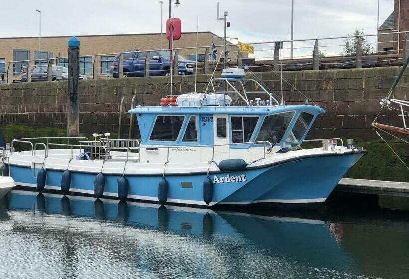 פנסיון Arbroath Angus Lodge