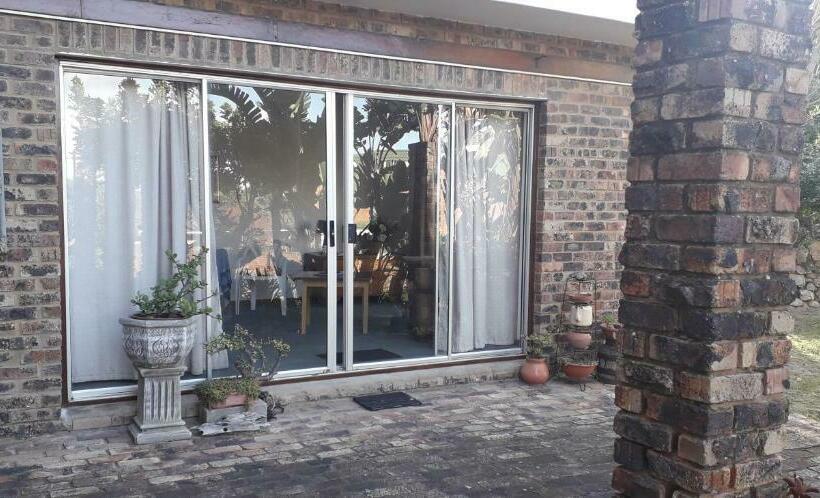 بنسيون Crashing Waves Self Catering Unit