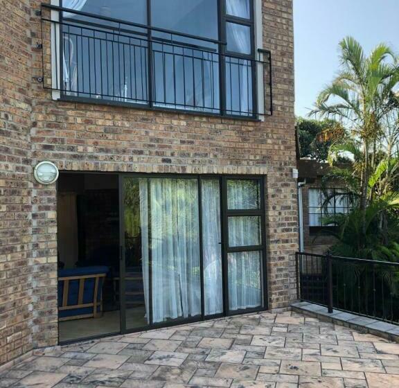 פנסיון Cycasia Lodge