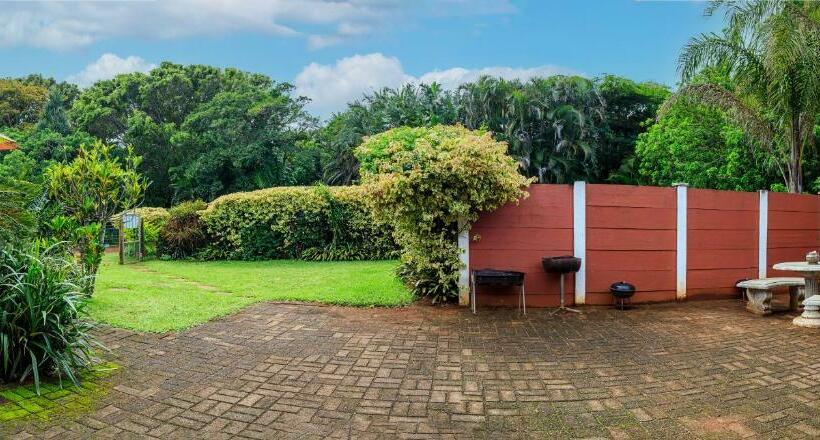 פנסיון Cycasia Lodge