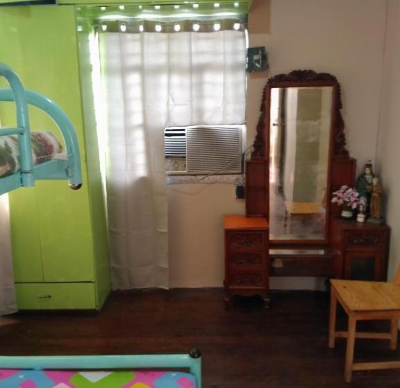 פנסיון Fleetwood Suites