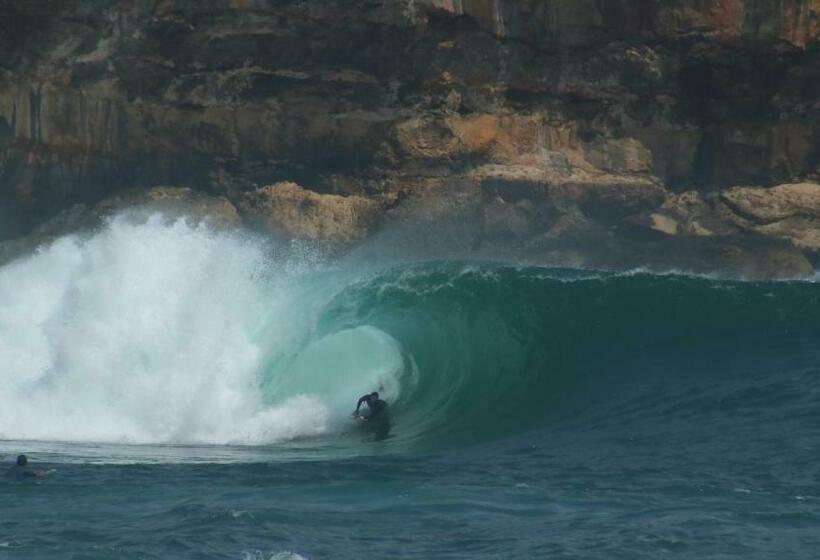 ペンション Gery Watukarung Surfcamp