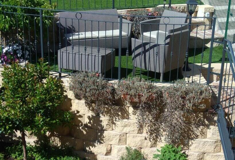 פנסיון La Piana Affittacamere