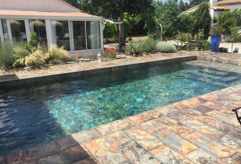 펜션 Mazet Provençal