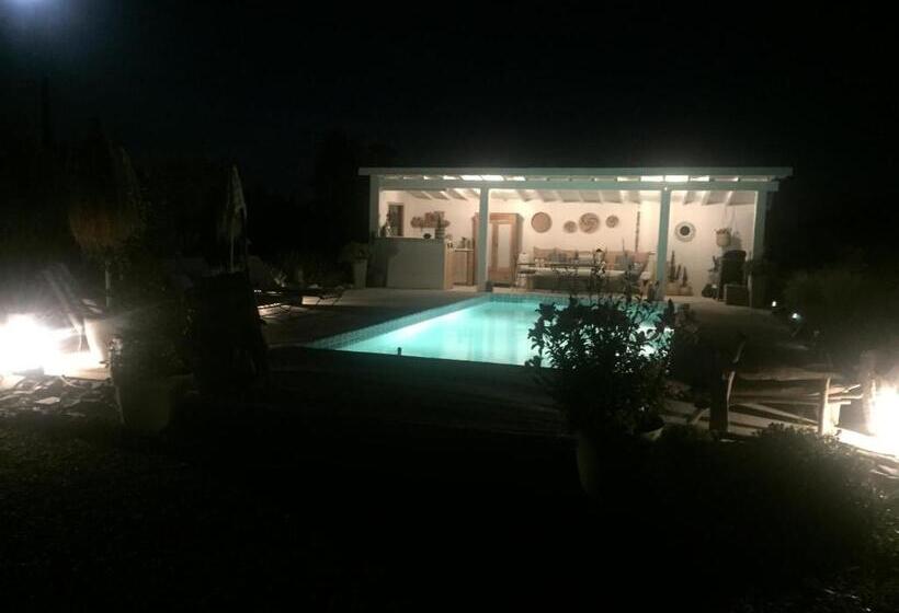 펜션 Mazet Provençal