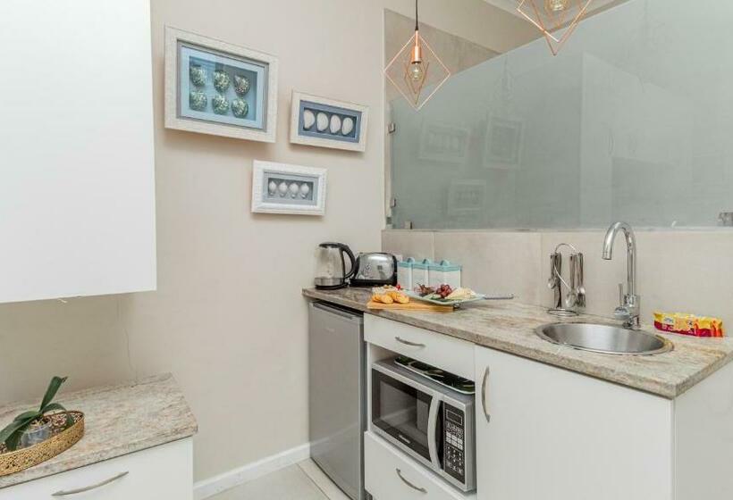 פנסיון Sea Breeze