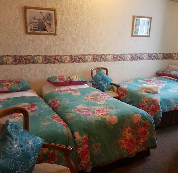 פנסיון The Halifax