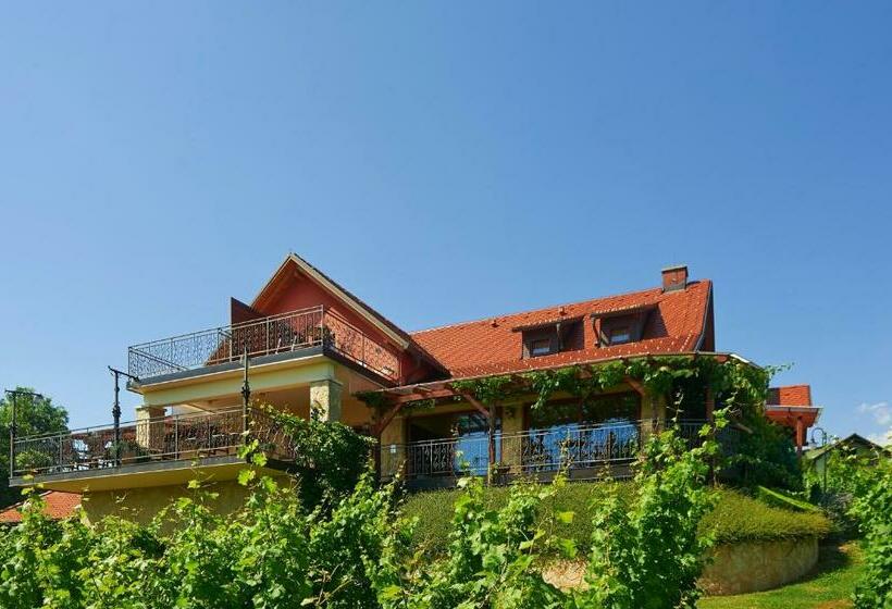 هاستل Tourism Tompa