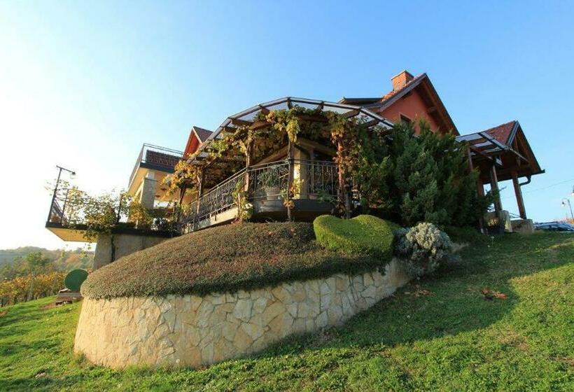 هاستل Tourism Tompa