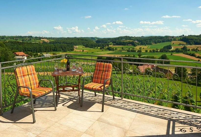 هاستل Tourism Tompa