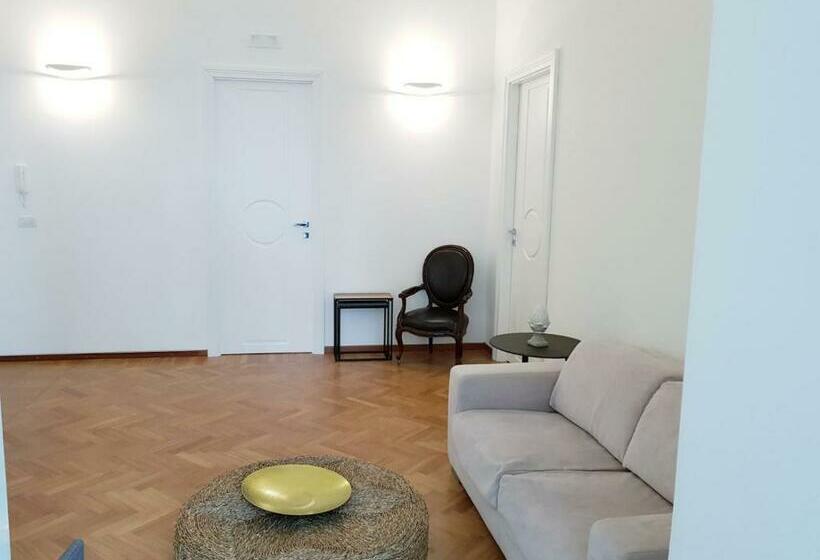 تختخواب و صبحانه Borgoantico34   Luxury Room