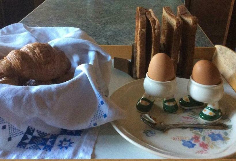 مبيت وإفطار Carents House