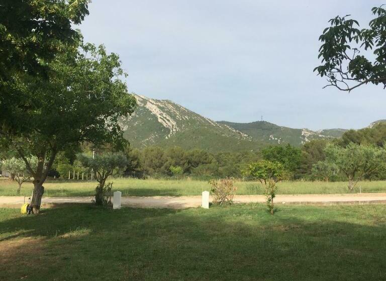 تختخواب و صبحانه Sur Les Pas De Pagnol