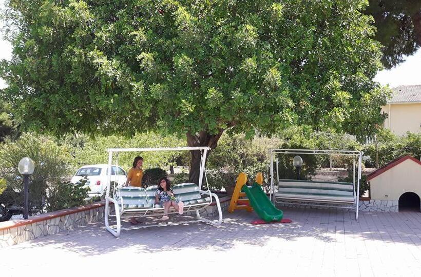 مبيت وإفطار Villa Milici