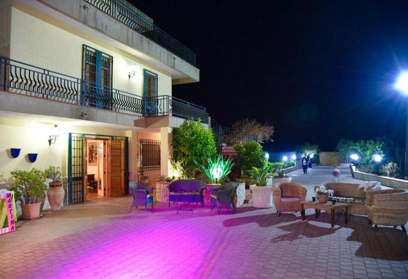 مبيت وإفطار Villa Milici