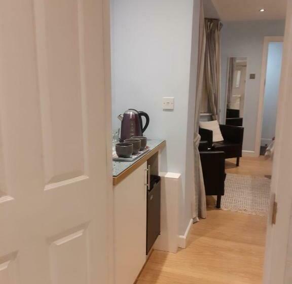 Coast 77 B&b