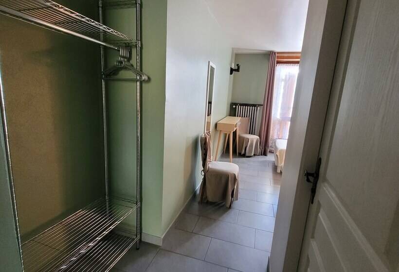 ホテル Du Lac Des Corbeaux