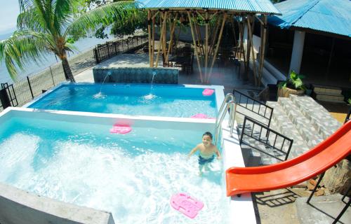 בית מלון כפרי Fx 72 Beach Resort