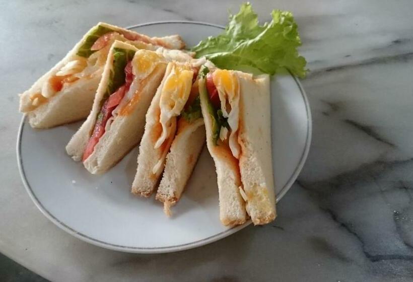 בית מלון כפרי Grand Cepu