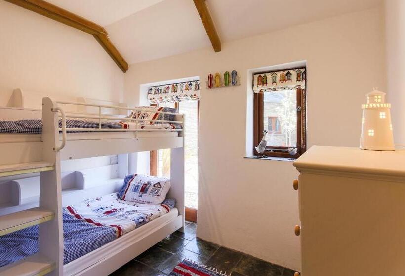 فندق Re Imagined Stone Barns In The Country Near The Coast