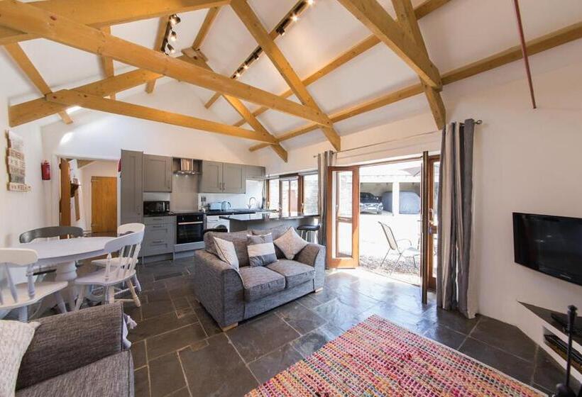 فندق Re Imagined Stone Barns In The Country Near The Coast