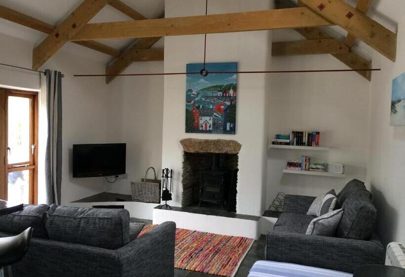 فندق Re Imagined Stone Barns In The Country Near The Coast