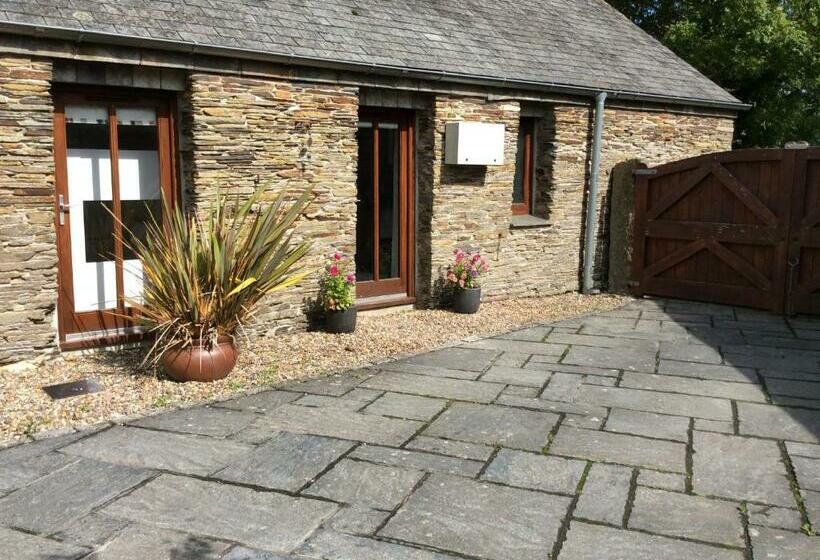 فندق Re Imagined Stone Barns In The Country Near The Coast