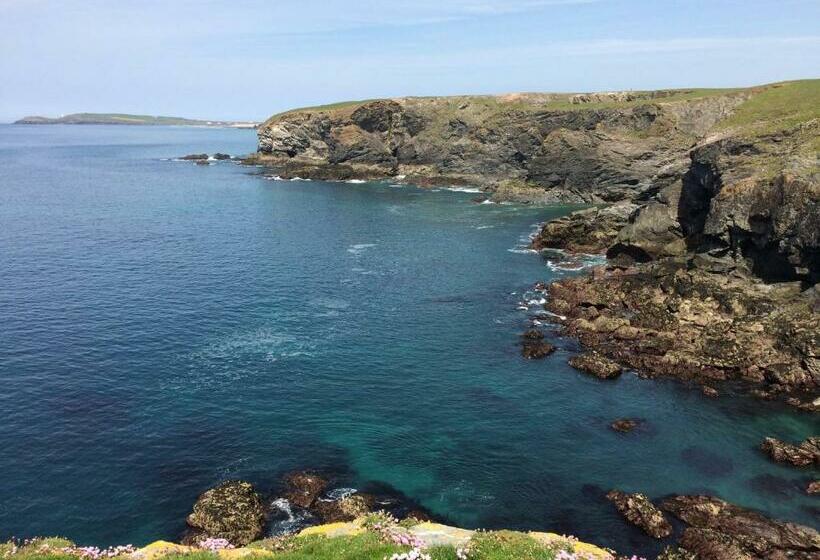 فندق Re Imagined Stone Barns In The Country Near The Coast