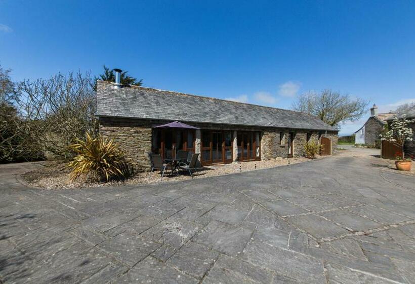 فندق Re Imagined Stone Barns In The Country Near The Coast