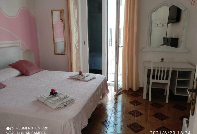 بنسيون Enza S Amalfi Coast Affittacamere